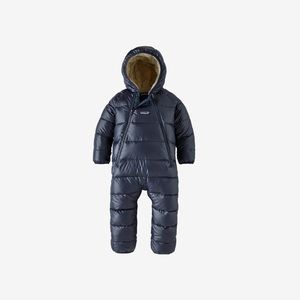 Never been born Patagonia snow suit, smoke free home, size 3-6 months